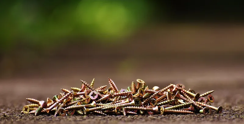 Pile of countersunk wood screws