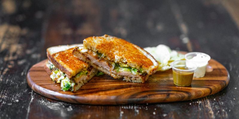 How to Use a Wood Cutting Board Cleaning Spray