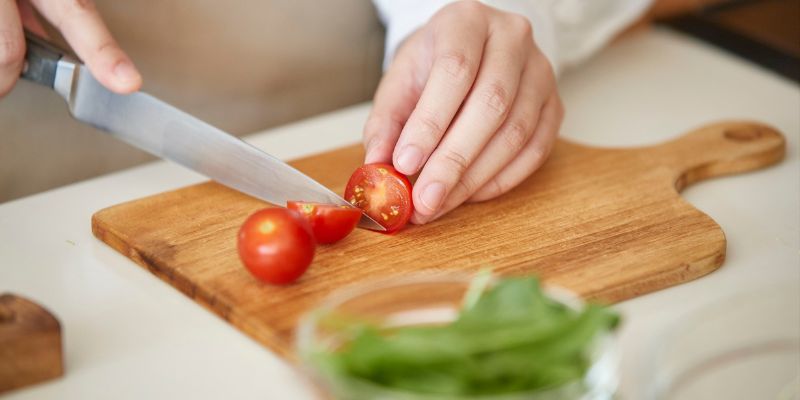 Step-by-Step Guide to Using a Wood Cutting Board Safely
