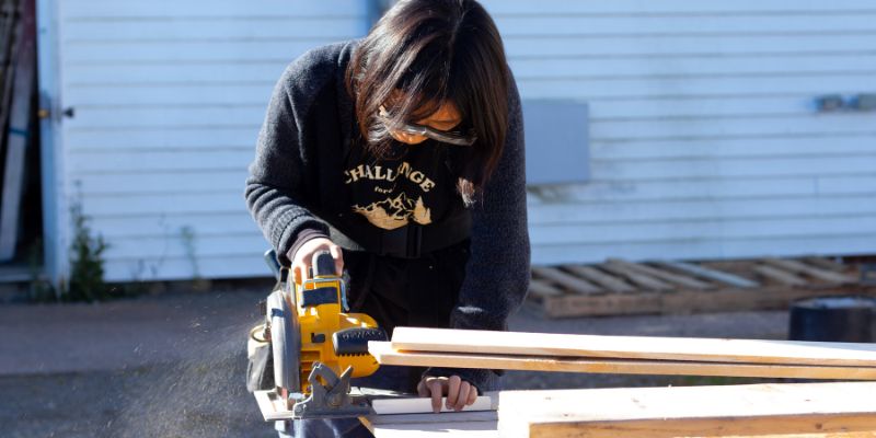 Why Choose an Adjustable Depth Circular Saw