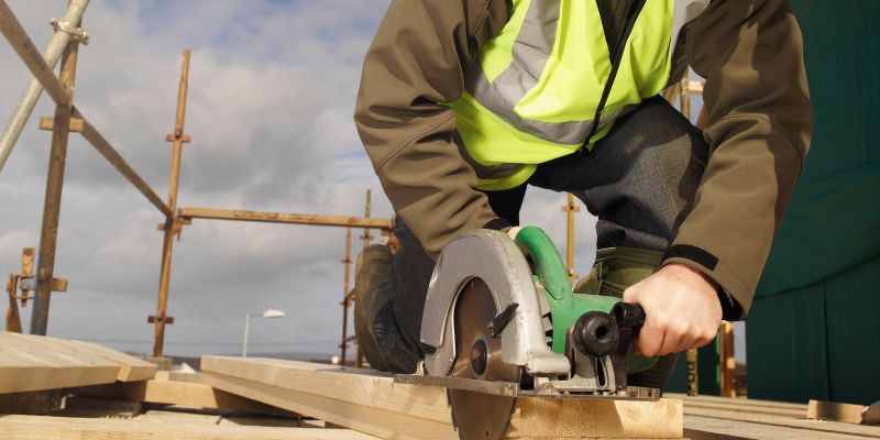 Why Compact Circular Saws Are Perfect for Woodworking Projects