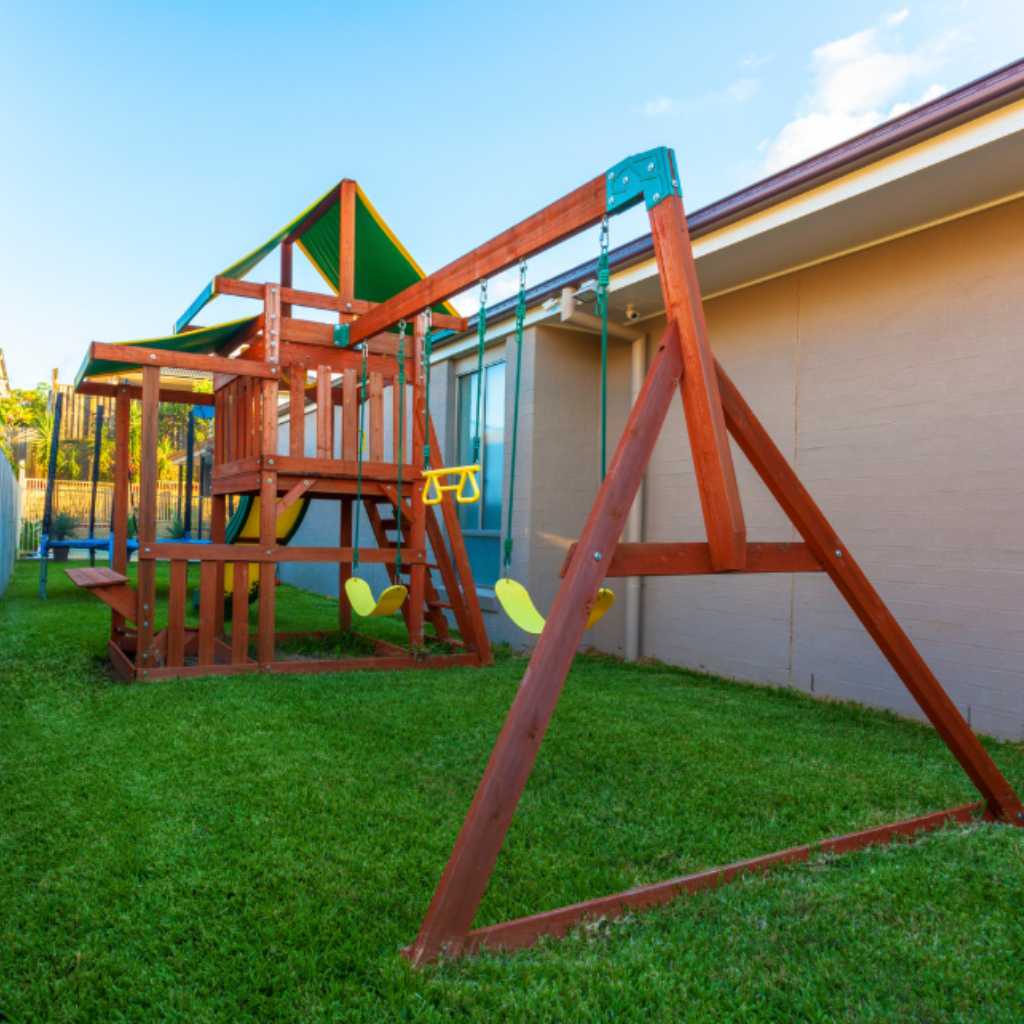 Backyard Discovery Kings Peak All Cedar Wood Playset Swing Set