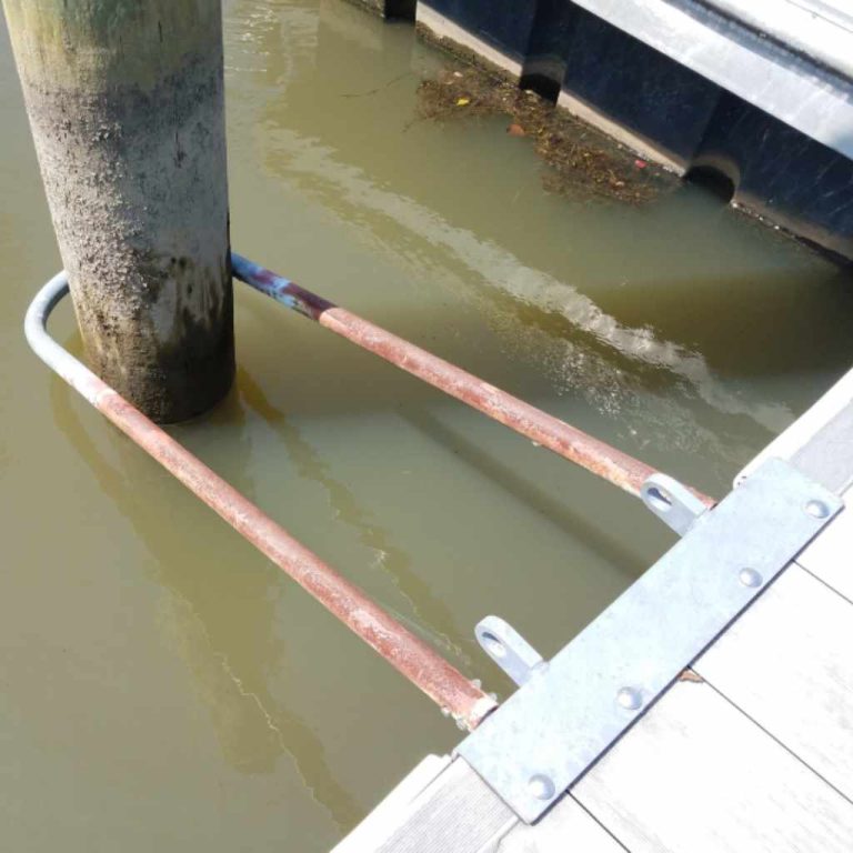 How to Attach Wood to a Metal Pole