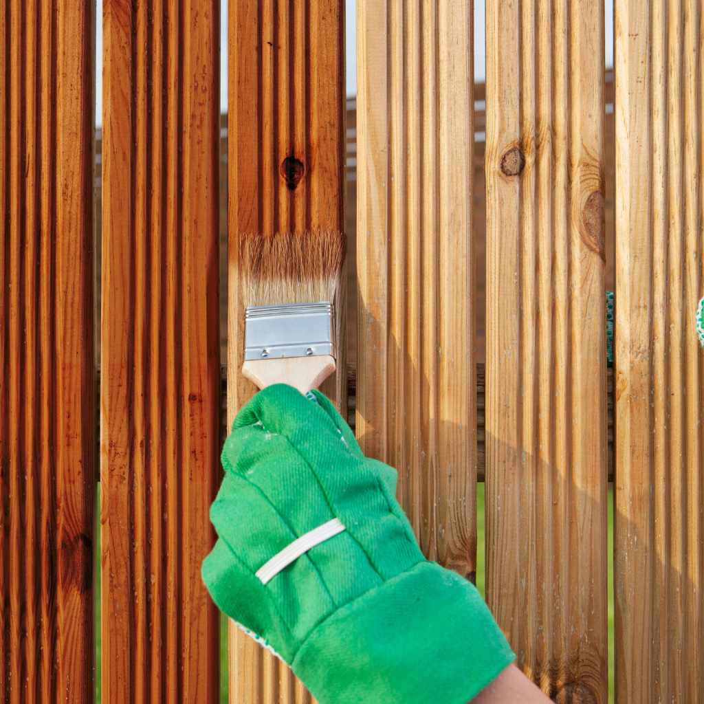 Best Way to Apply Fence Stain