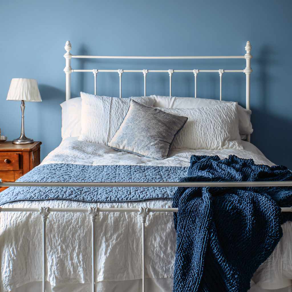 Making Your Choice Metal Bed Frame vs Wood Bed Frame