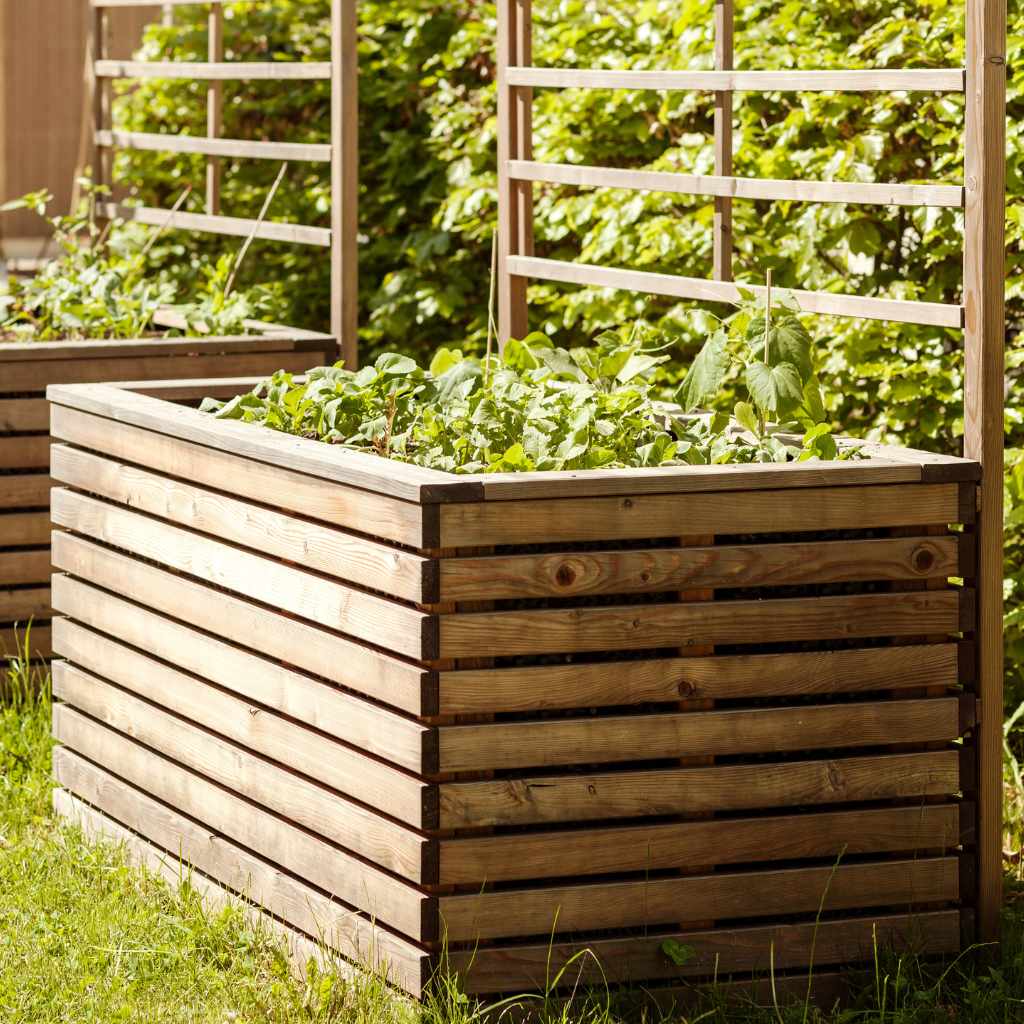 Comparing Wood vs Metal