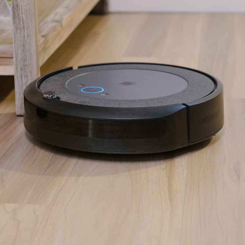 What Makes Hardwood Floors Special for Robot Vacuums?