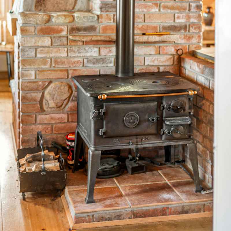 What Makes a Small Wood Stove Great for Cabins?