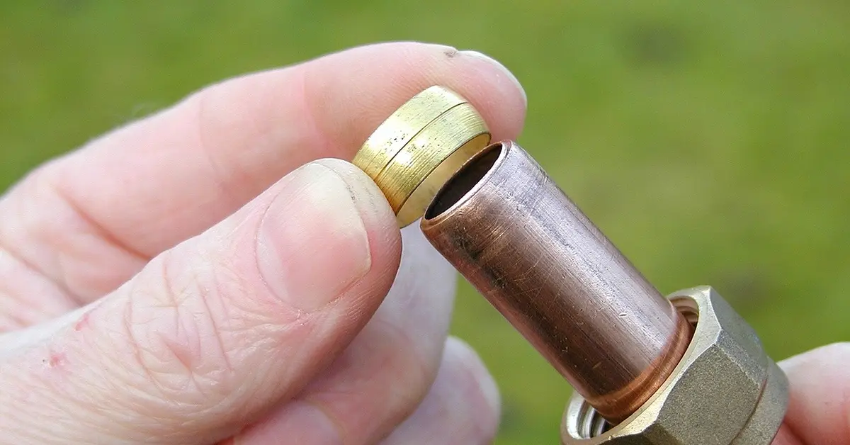 Copper pipe and brass compression fitting for metal pipe glue joints