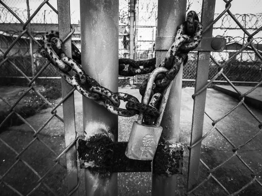How to prepare galvanized metal for bonding