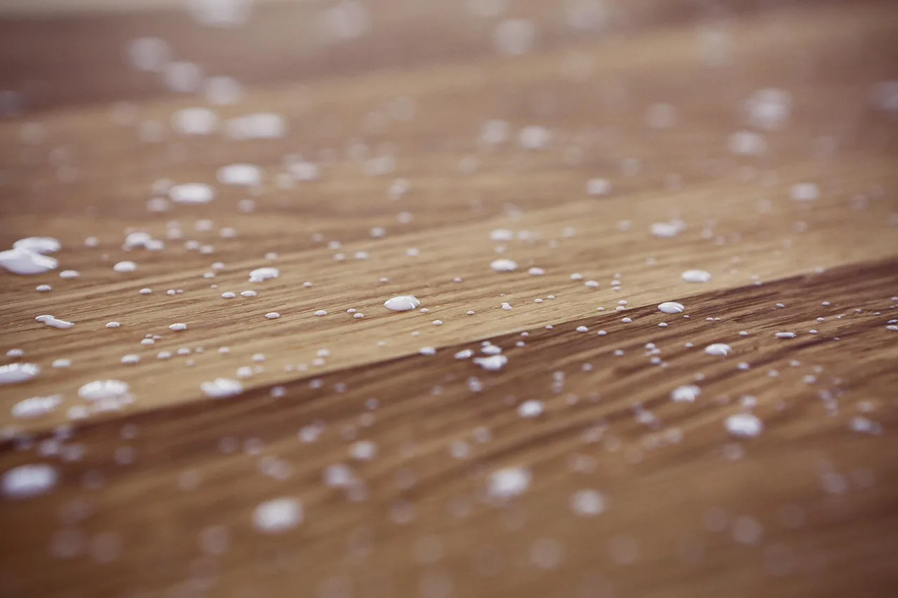 Epoxy vs wood glue: what changes in a structural joint