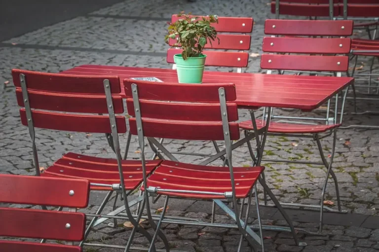 Gorilla Glue vs Titebond for Outdoor Furniture Guide