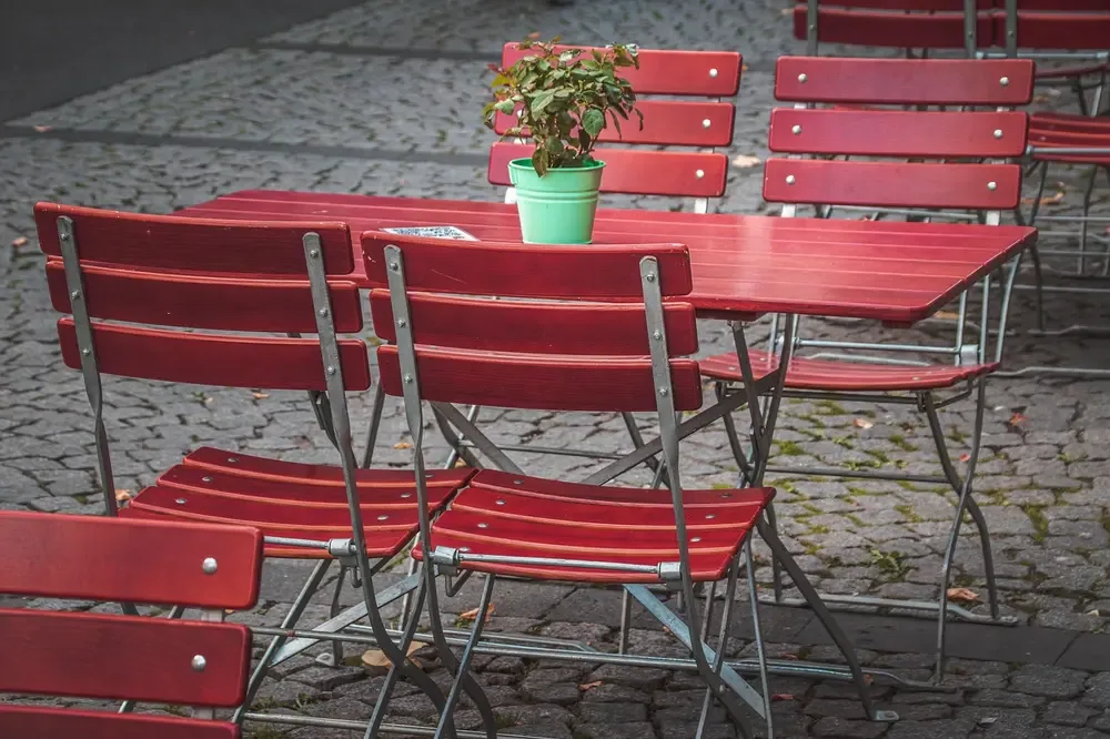 Gorilla Glue vs Titebond for Outdoor Furniture Guide