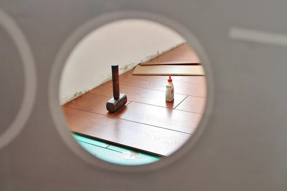 Hot Glue vs Wood Glue for Quick Fixes That Hold Better