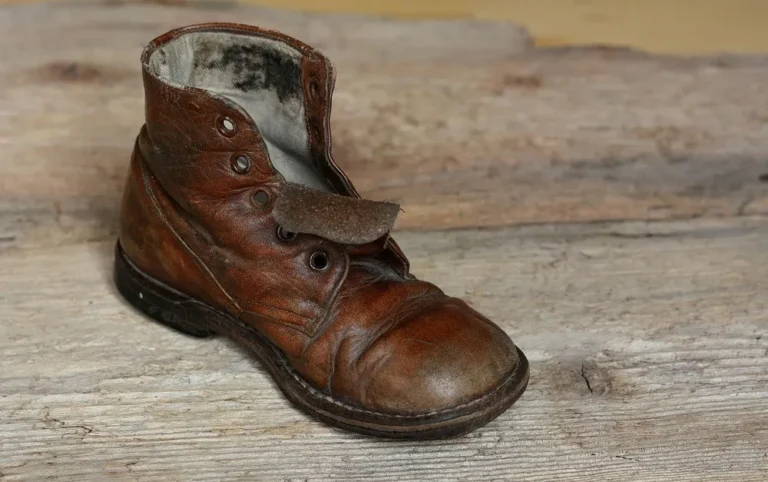 How to Adhere Leather to Wood: The Contact Cement Method That Works