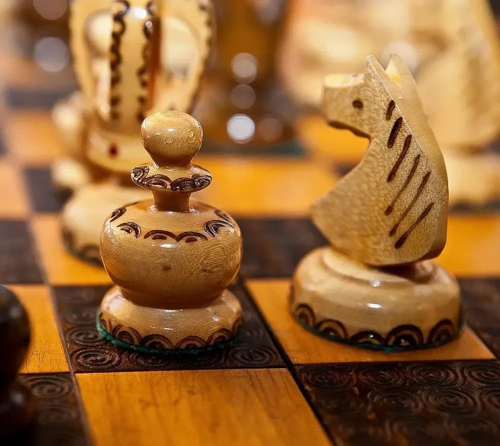 How to Carve Chess Pieces by Hand: Knife, Gouge & Knight Technique