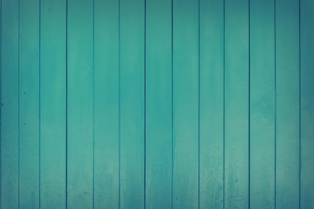 How to Make Wood Look Like Plastic: Easy DIY Guide
