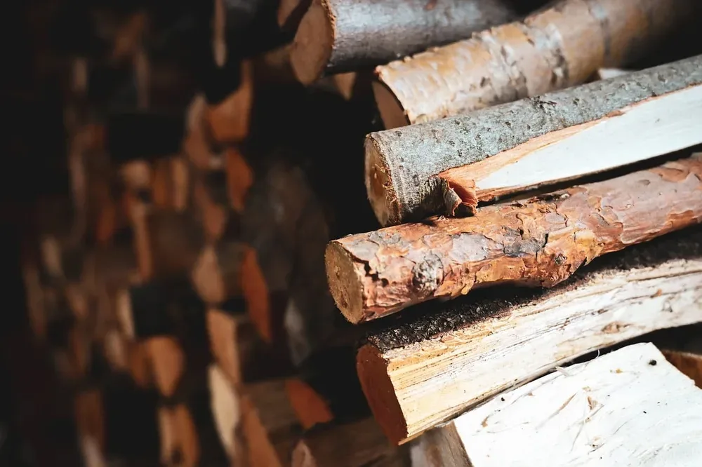 How to Mill Wood From a Log: Cutting Patterns & Drying Guide