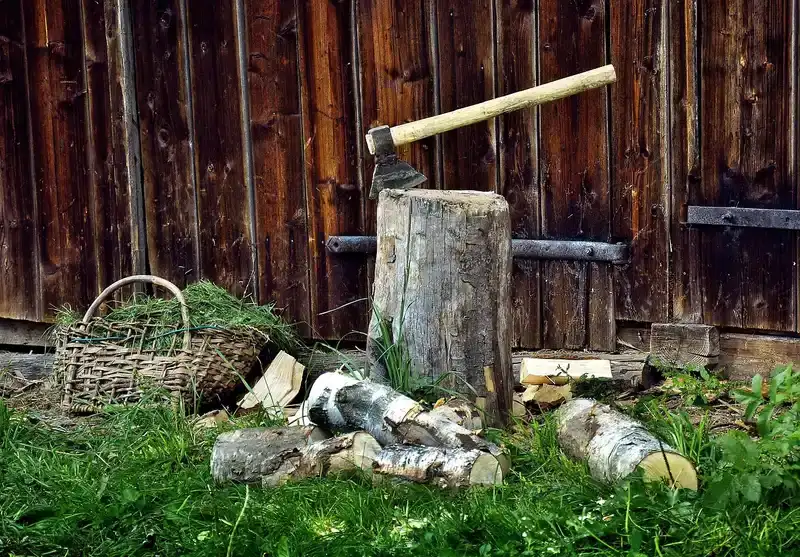 How to Split Kindling: Expert Tips for Perfect Firewood