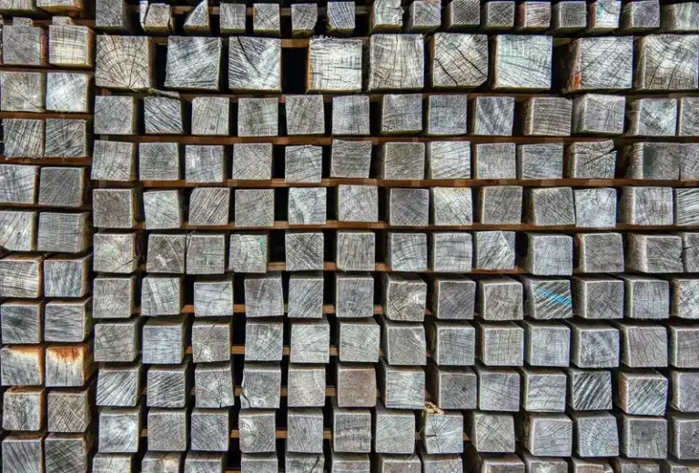 How to Easily Square Wood by Hand: Step-by-Step Guide