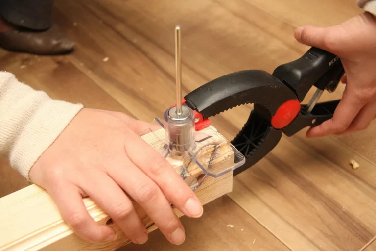 Wood Glue vs CA Glue for Small Repairs: Which to Use