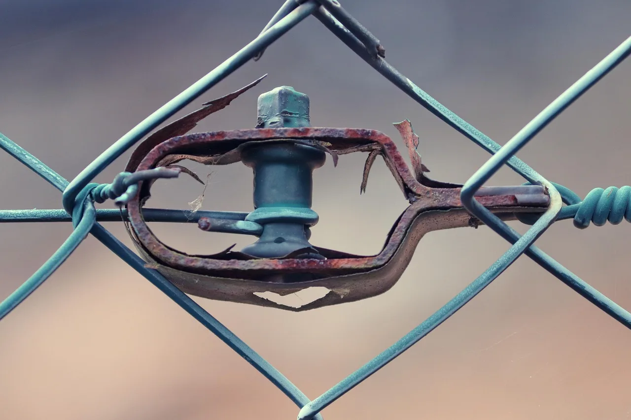 What bracket fits your fence?