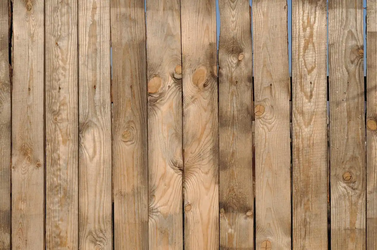 How to choose a wood privacy panel