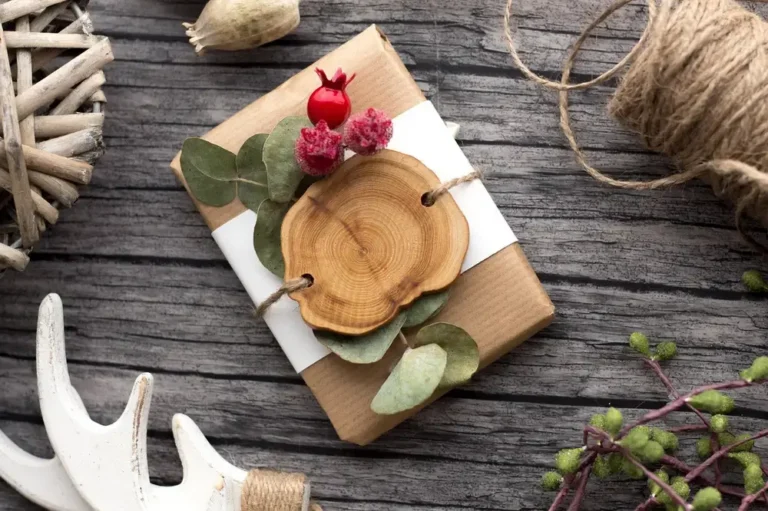 How to Decorate Wooden Ornaments