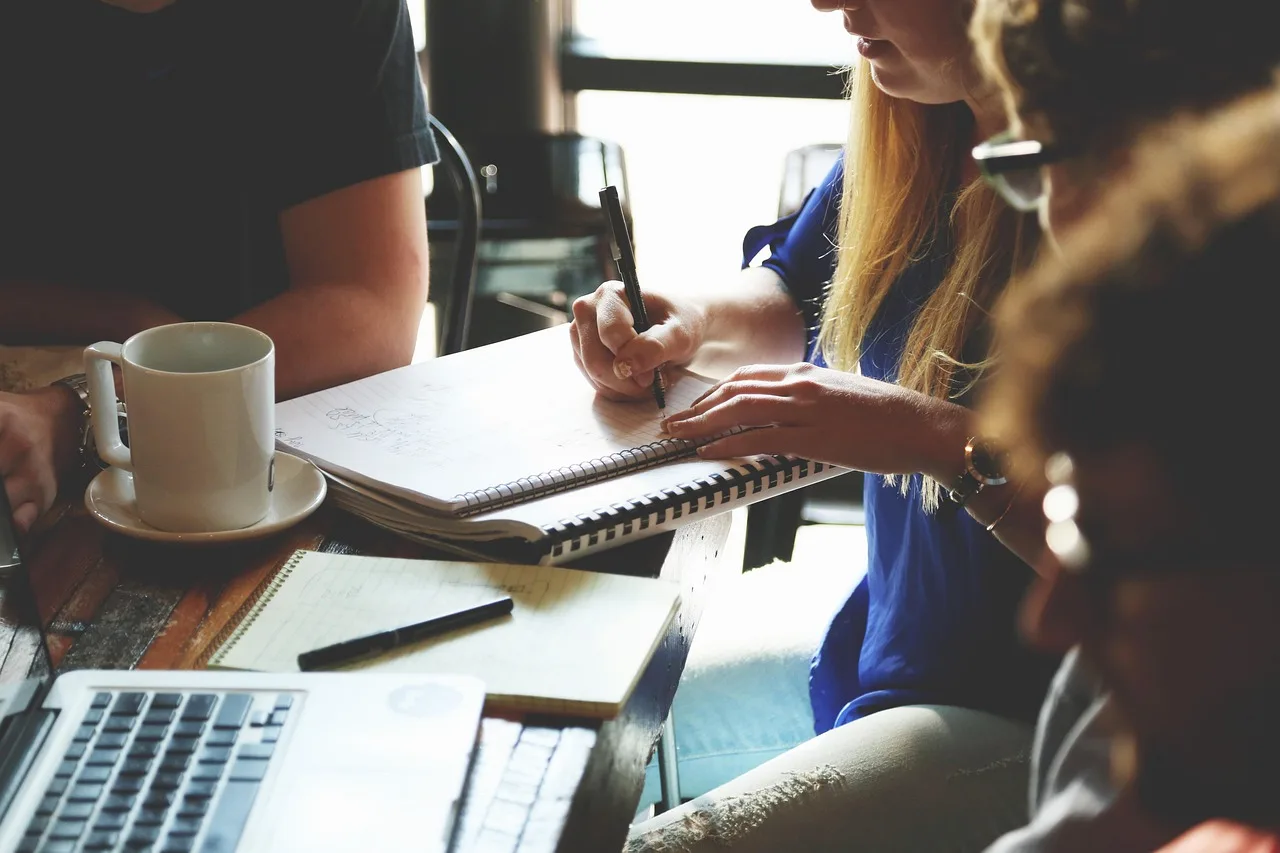 Beginner project matrix: 15 ideas scored by tools, time, and failure risk